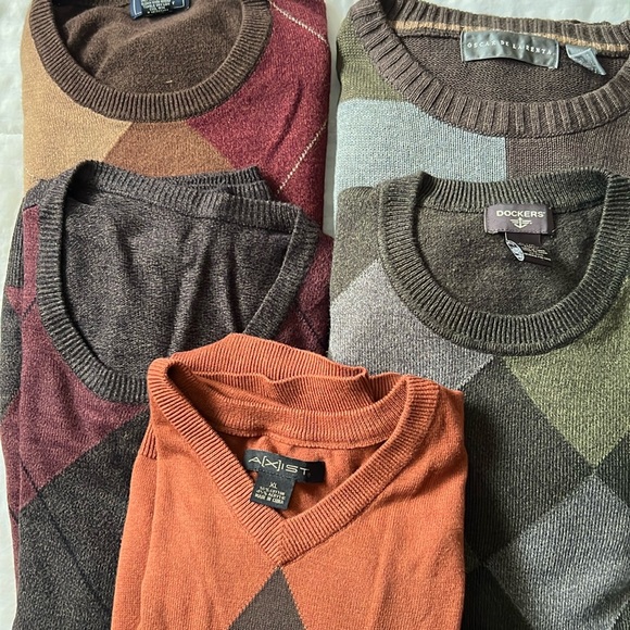 Men’s Sweater Bundle - Picture 1 of 6